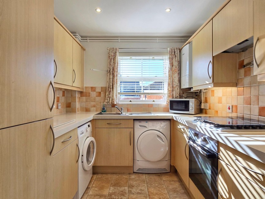 2 bedroom Flat for Sale Moor Pond Piece, Ampthill, Bedfordshire