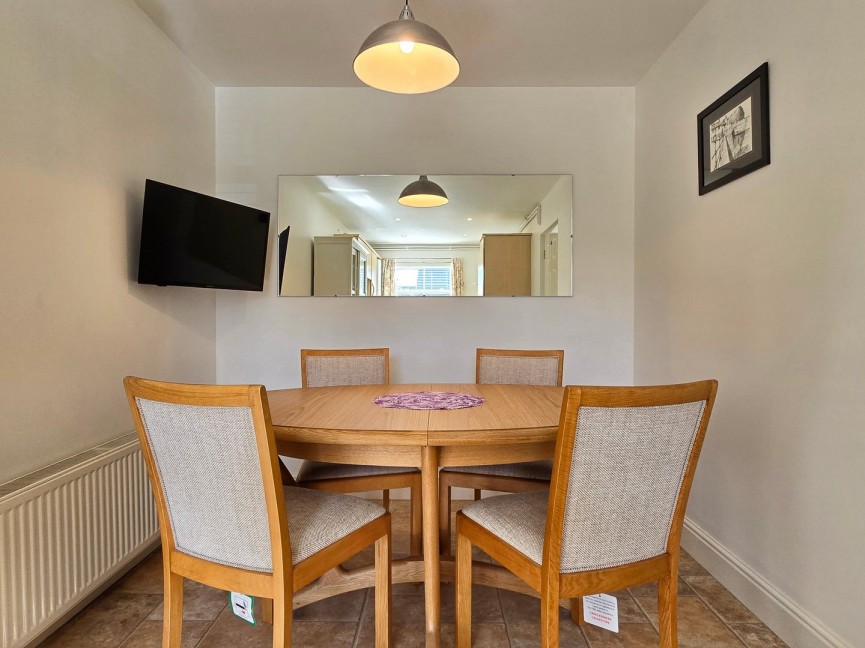 2 bedroom Flat for Sale Moor Pond Piece, Ampthill, Bedfordshire