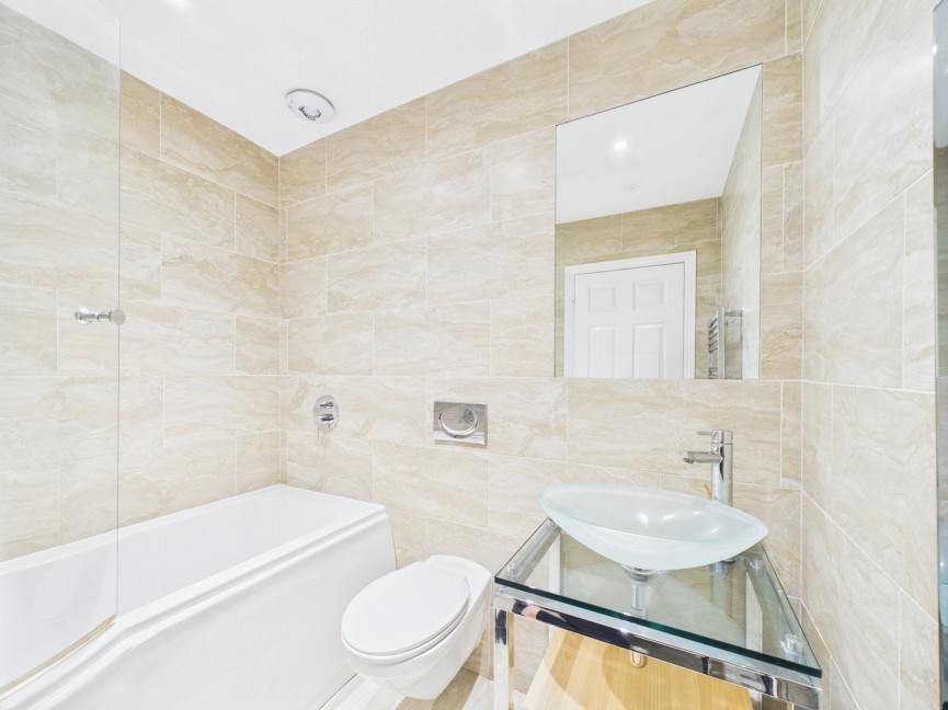 2 bedroom Flat for Sale Francis Close, Hitchin, Hertfordshire