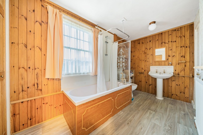 3 bedroom House for Sale London Road, Royston