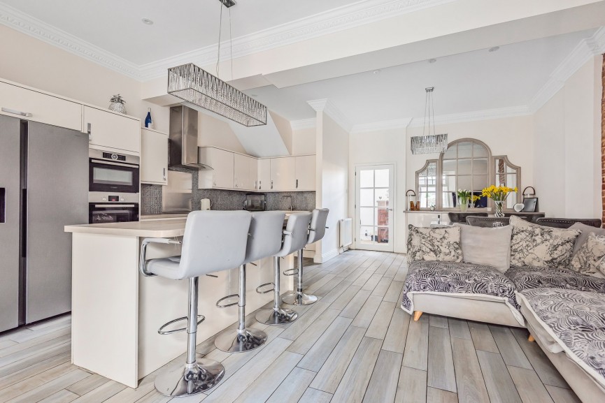 4 bedroom House for Sale Hitchin Street, Baldock, Hertfordshire
