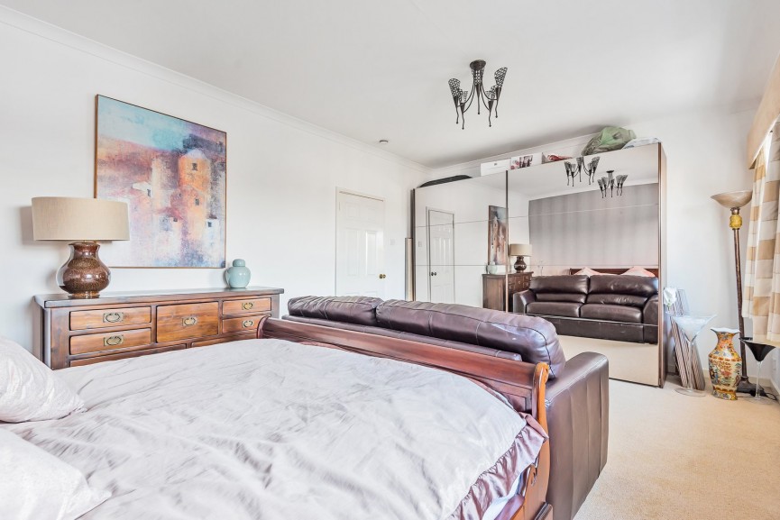 4 bedroom House for Sale Hitchin Street, Baldock, Hertfordshire