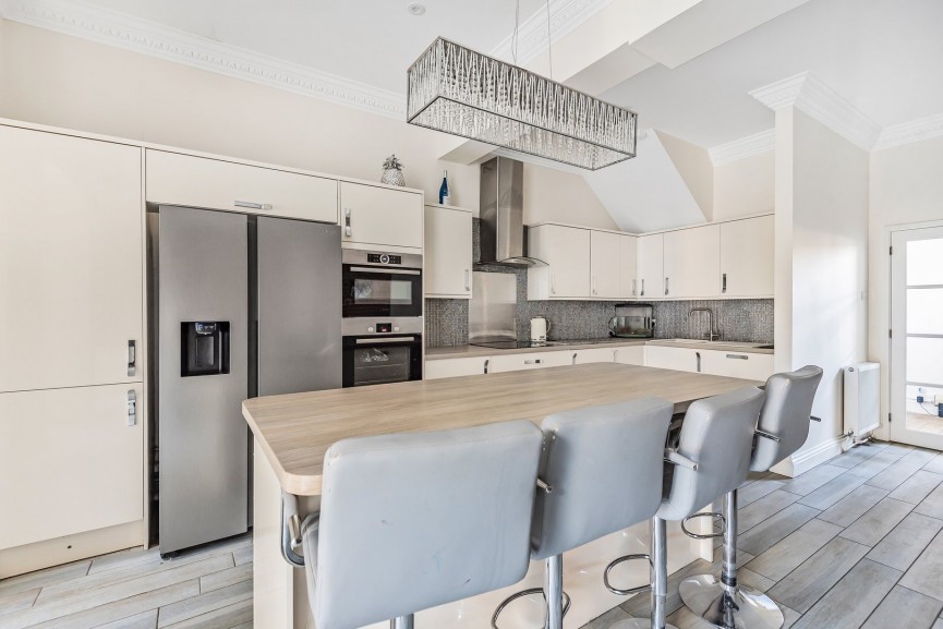 4 bedroom House for Sale Hitchin Street, Baldock, Hertfordshire