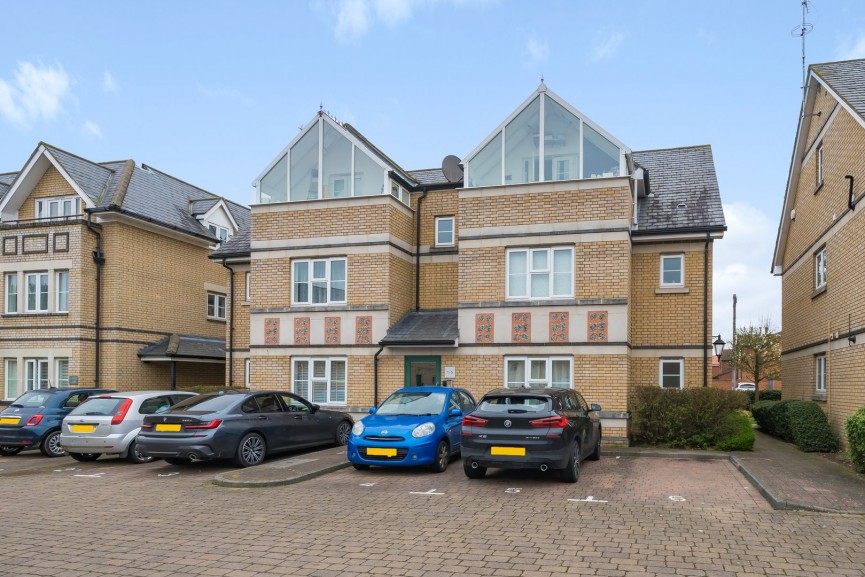 2 bedroom Flat for Sale Coopers Court, Shefford, Bedfordshire