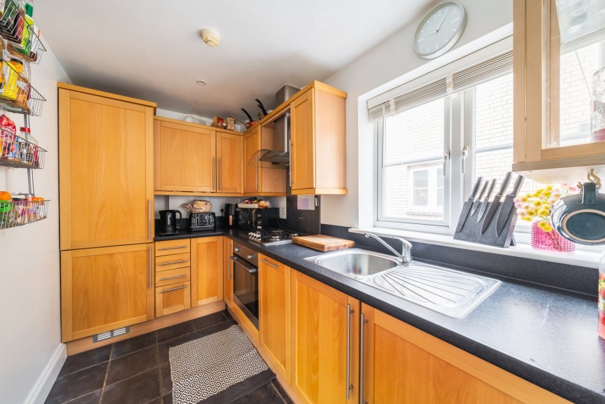 2 bedroom Flat for Sale Coopers Court, Shefford, Bedfordshire