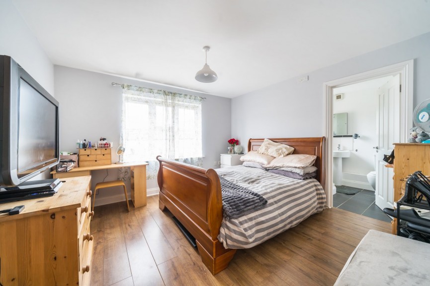 2 bedroom Flat for Sale Coopers Court, Shefford, Bedfordshire