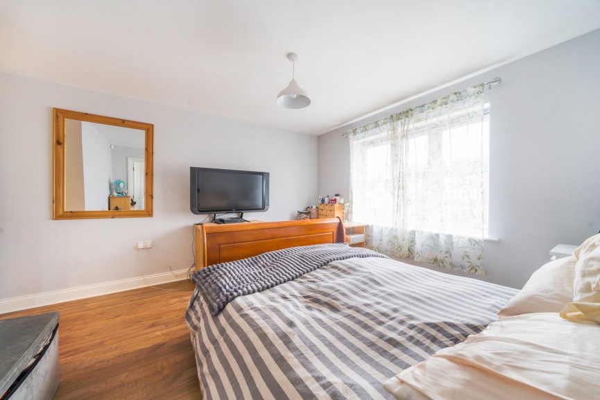 2 bedroom Flat for Sale Coopers Court, Shefford, Bedfordshire