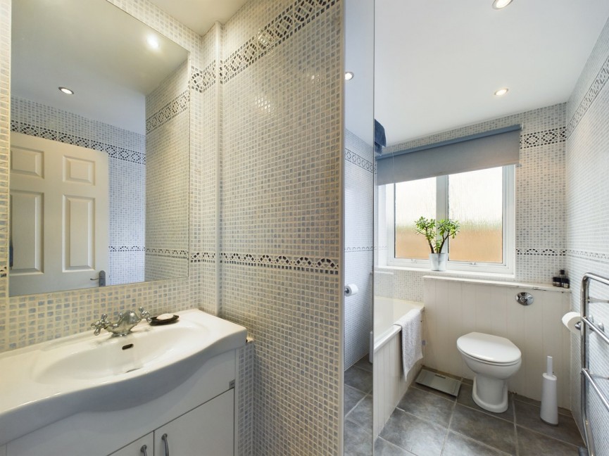 1 bedroom Flat for Sale The Maples, Hitchin, Hertfordshire