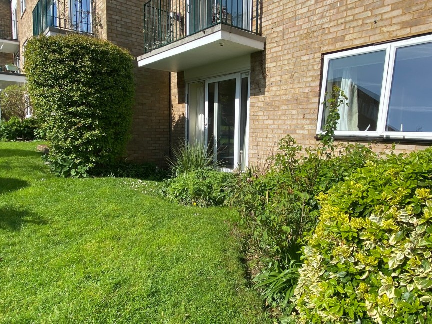 1 bedroom Flat for Sale The Maples, Hitchin, Hertfordshire