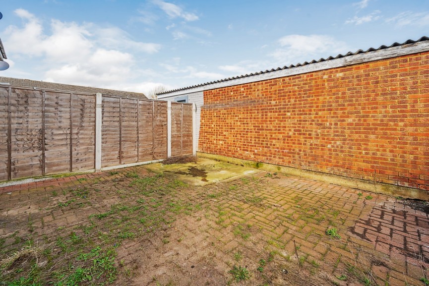 4 bedroom House for Sale Town Meadow Drive, Shefford, Bedfordshire