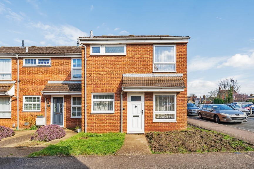 4 bedroom House for Sale Town Meadow Drive, Shefford, Bedfordshire