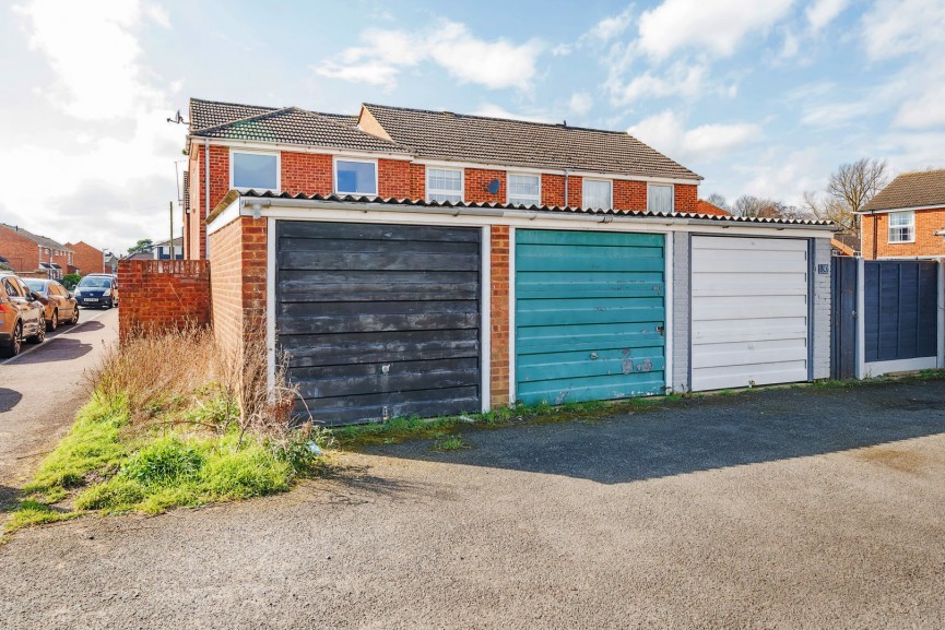 Town Meadow Drive, Shefford, Bedfordshire