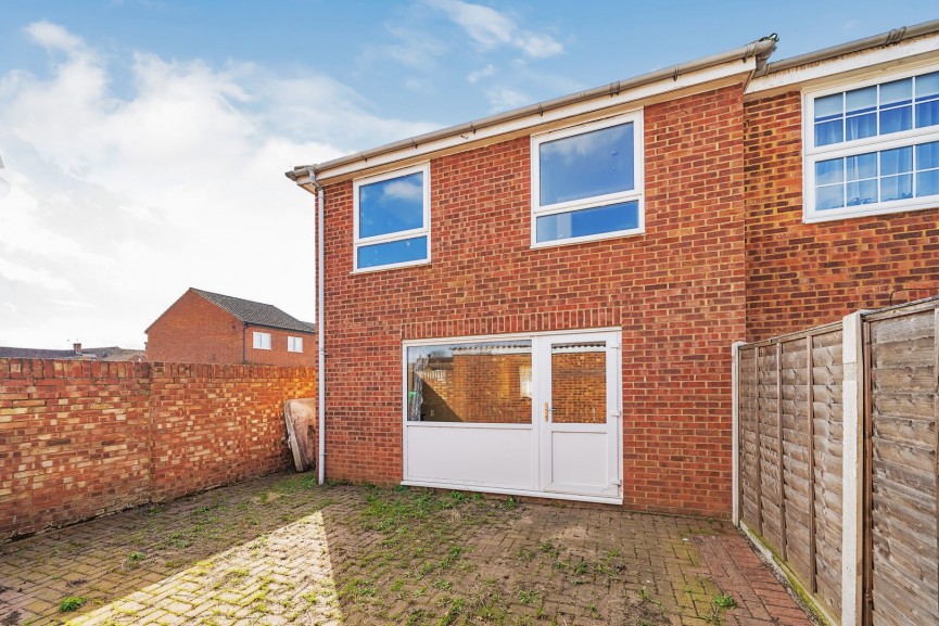 4 bedroom House for Sale Town Meadow Drive, Shefford, Bedfordshire