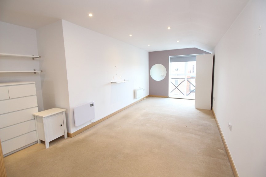 2 bedroom Flat for Letting Walsworth Road, Hitchin, Hertfordshire