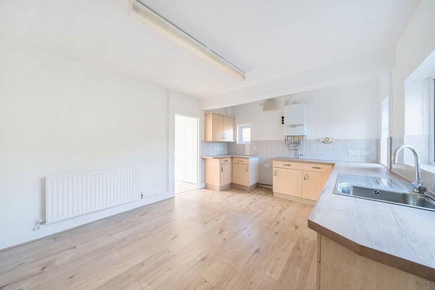 3 bedroom House for Sale High Road, Shillington, Bedfordshire
