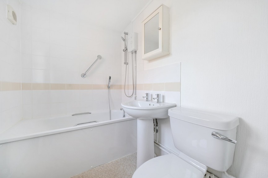 3 bedroom House for Sale High Road, Shillington, Bedfordshire