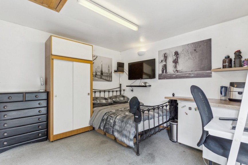 3 bedroom House for Sale Hitchin Road, Stotfold, Bedfordshire