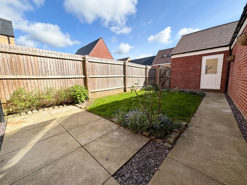 2 bedroom House for Letting Maskin Drive, Biggleswade, Bedfordshire