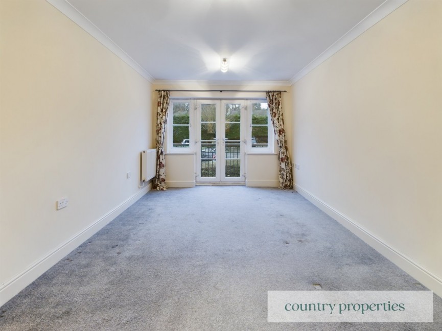 2 bedroom Flat for Sale Oaklands Court, WELWYN, Hertfordshire