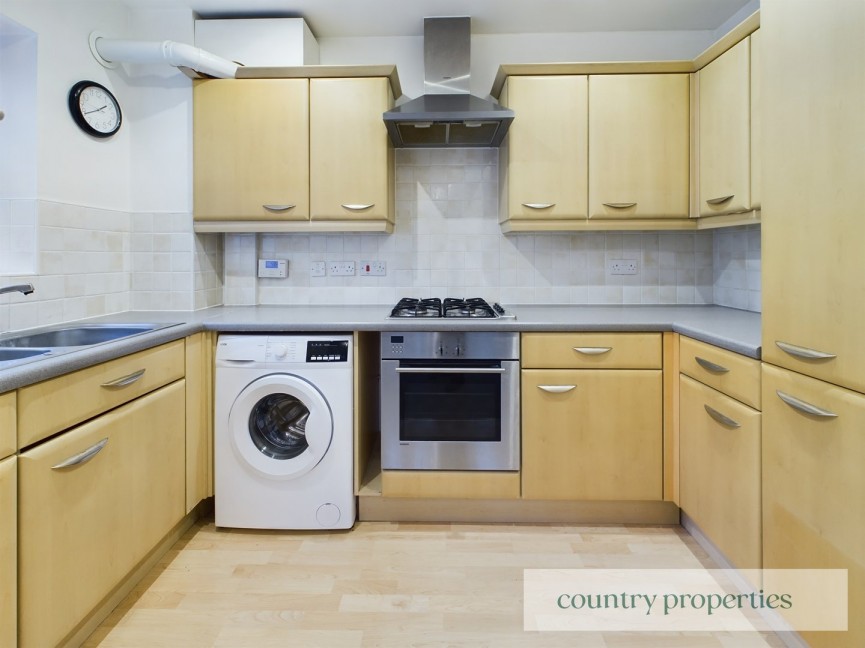 2 bedroom Flat for Sale Oaklands Court, WELWYN, Hertfordshire