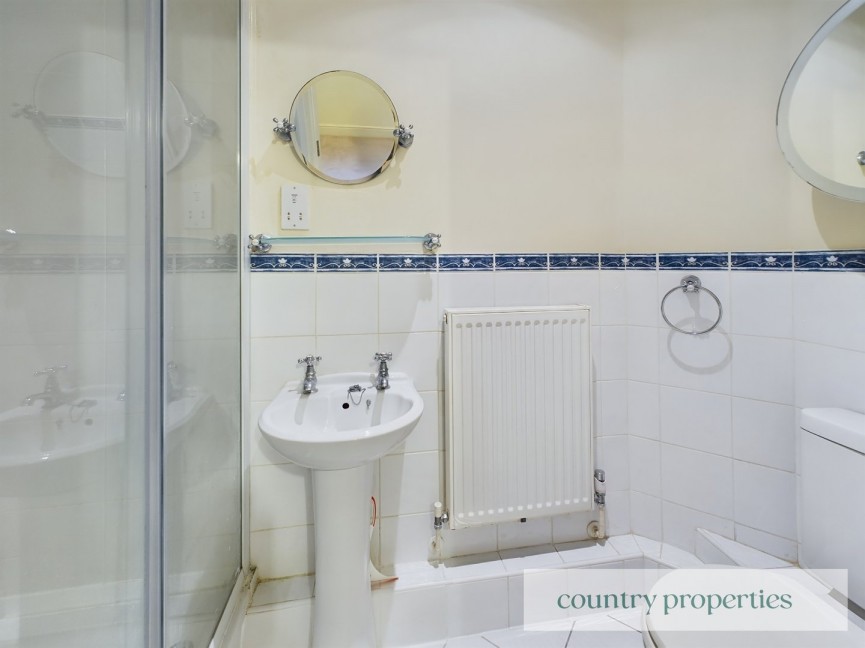 2 bedroom Flat for Sale Oaklands Court, WELWYN, Hertfordshire