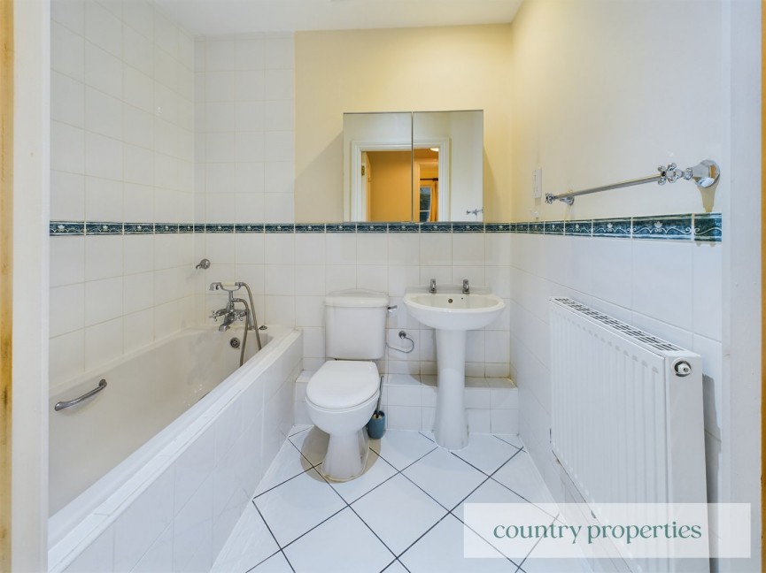2 bedroom Flat for Sale Oaklands Court, WELWYN, Hertfordshire