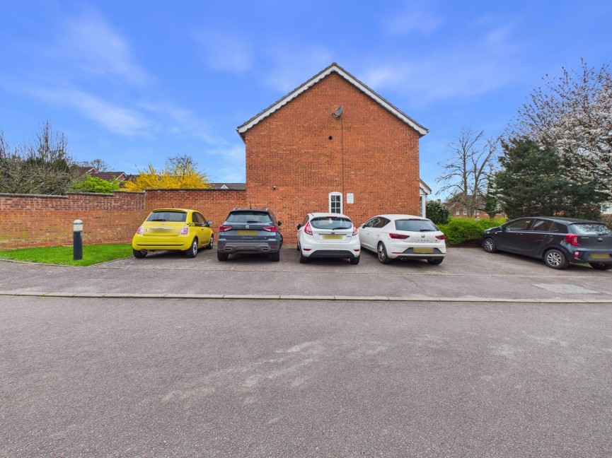 2 bedroom House for Letting Green Drift, ROYSTON, Hertfordshire