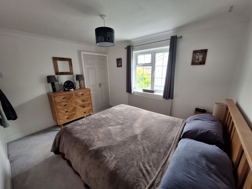 3 bedroom House for Sale Spring Close, Biggleswade, Bedfordshire