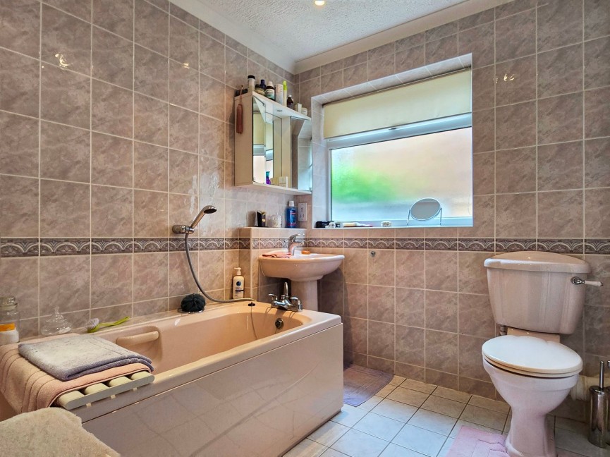 3 bedroom Bungalow for Sale Maulden, Bedfordshire