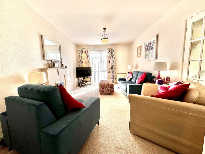 3 bedroom Flat for Sale Baldock, Hertfordshire