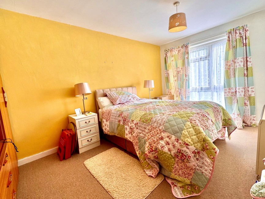 3 bedroom Flat for Sale Baldock, Hertfordshire