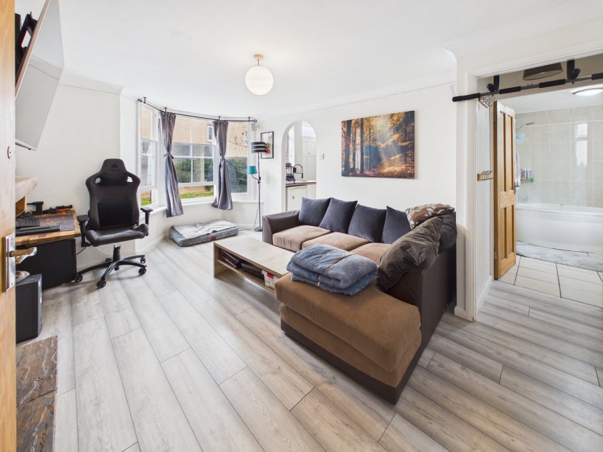 2 bedroom Flat for Sale Sun Street, Biggleswade, Bedfordshire