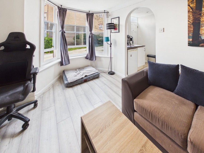 2 bedroom Flat for Sale Sun Street, Biggleswade, Bedfordshire