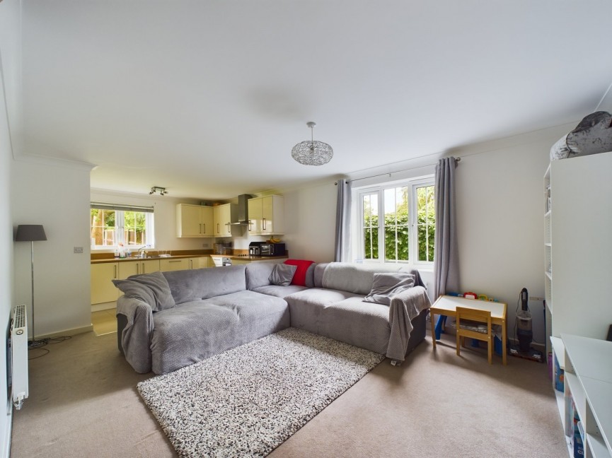 2 bedroom Flat for Sale Robins Hill, Hitchin, Hertfordshire