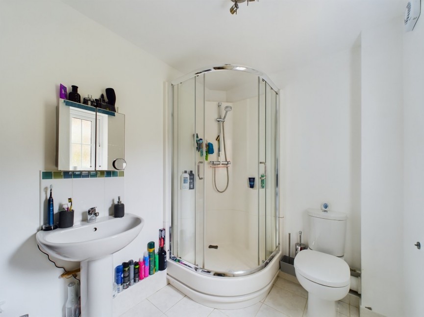 2 bedroom Flat for Sale Robins Hill, Hitchin, Hertfordshire