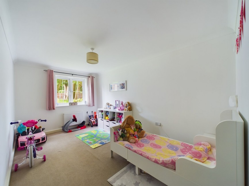2 bedroom Flat for Sale Robins Hill, Hitchin, Hertfordshire