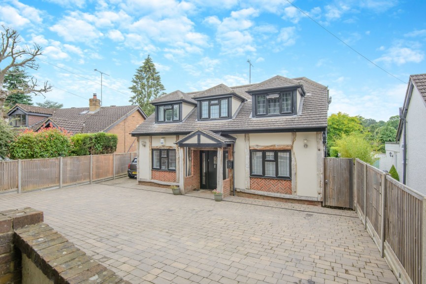 4 bedroom House for Sale Chestnut Walk, Welwyn, Hertfordshire