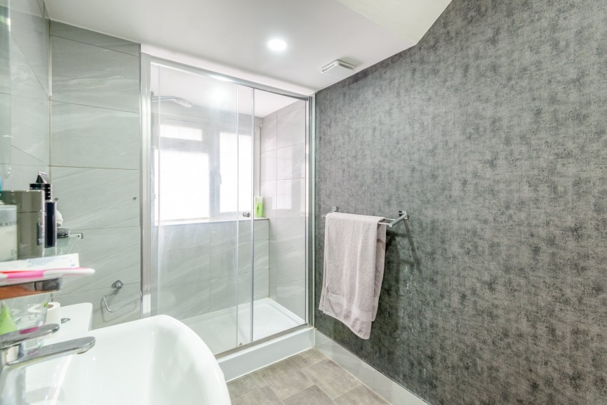 4 bedroom House for Sale Chestnut Walk, Welwyn, Hertfordshire