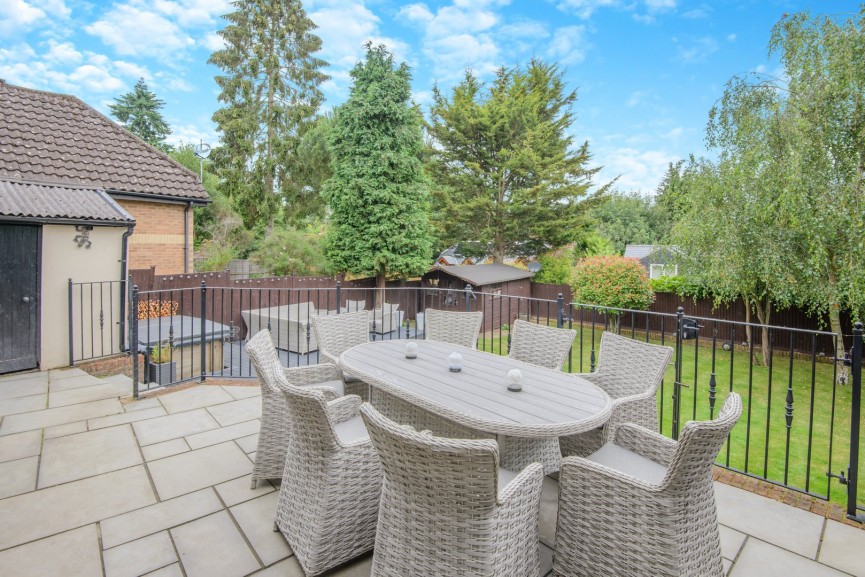 4 bedroom House for Sale Chestnut Walk, Welwyn, Hertfordshire
