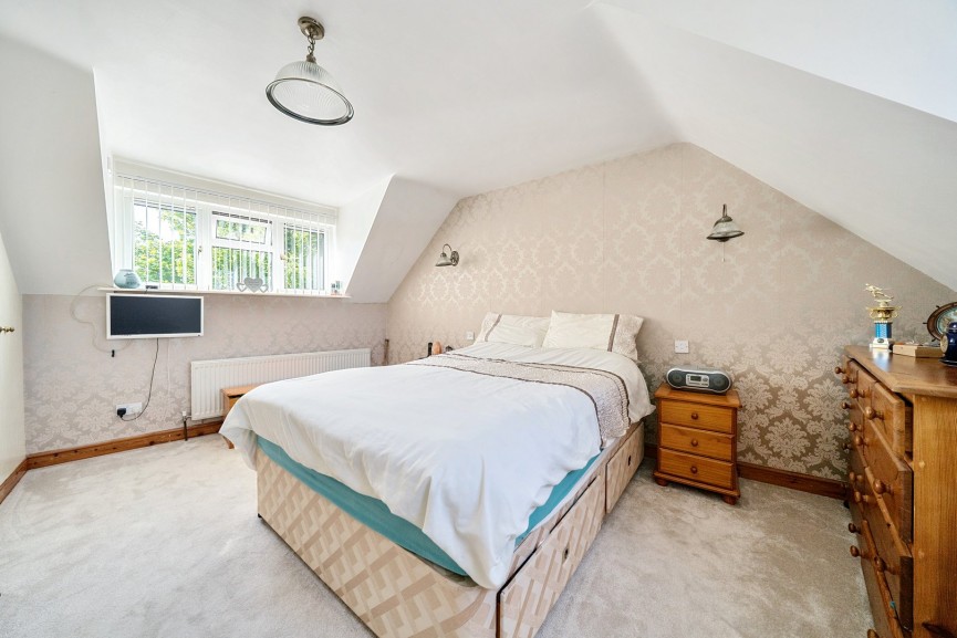 4 bedroom House for Sale High Street, Arlesey, Bedfordshire