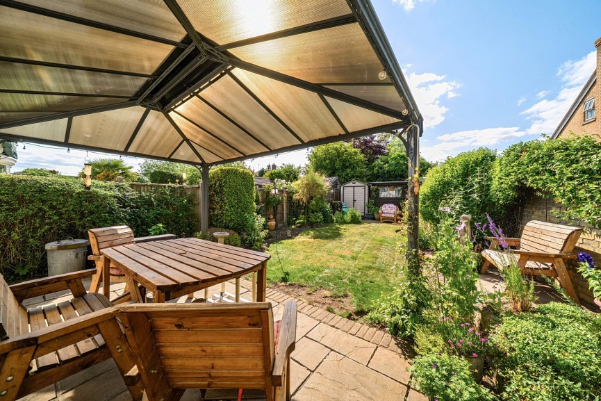 4 bedroom House for Sale High Street, Arlesey, Bedfordshire