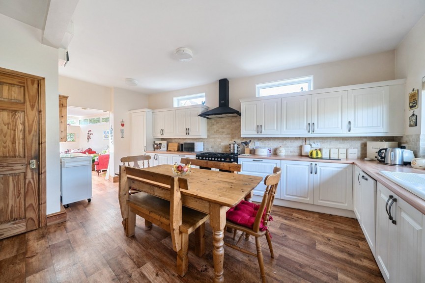 4 bedroom House for Sale High Street, Arlesey, Bedfordshire