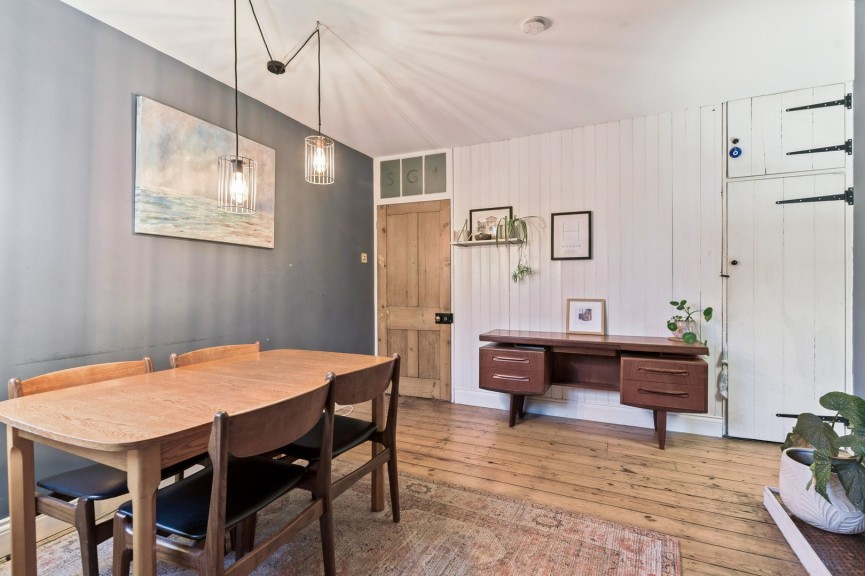 2 bedroom House for Sale St Johns Path, Hitchin, Hertfordshire