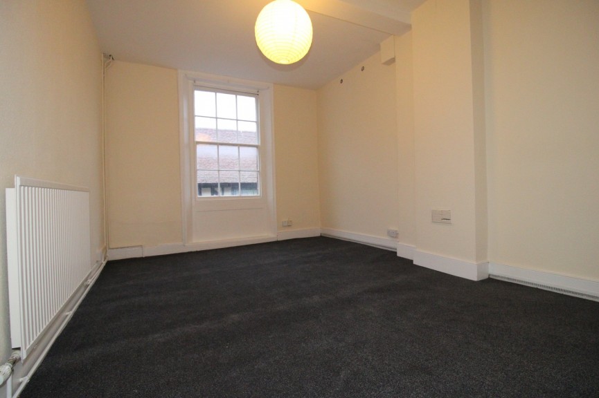 3 bedroom Flat for Letting Upper King Street, Royston, Hertfordshire