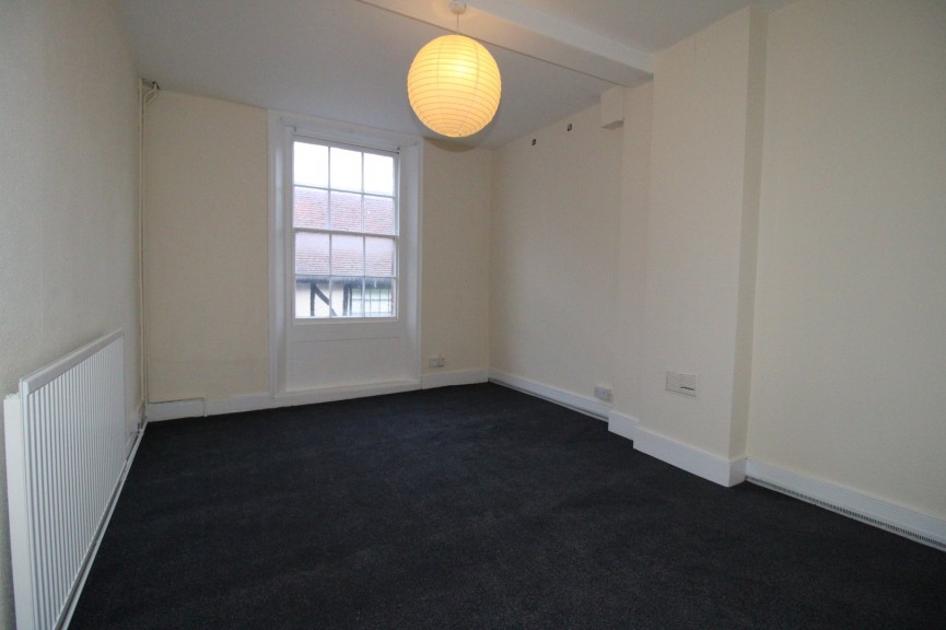 3 bedroom Flat for Letting Upper King Street, Royston, Hertfordshire