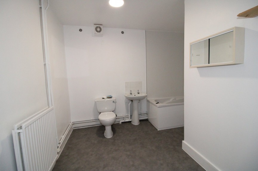 3 bedroom Flat for Letting Upper King Street, Royston, Hertfordshire