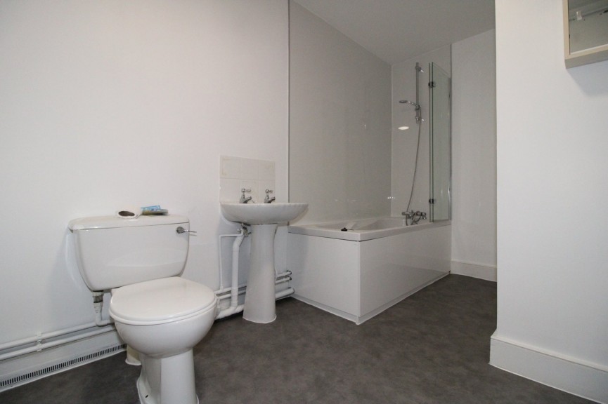 3 bedroom Flat for Letting Upper King Street, Royston, Hertfordshire