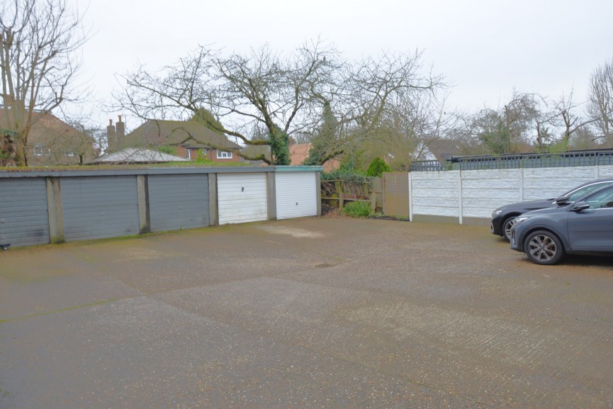 3 bedroom House for Sale The Poplars, Arlesey, Bedfordshire