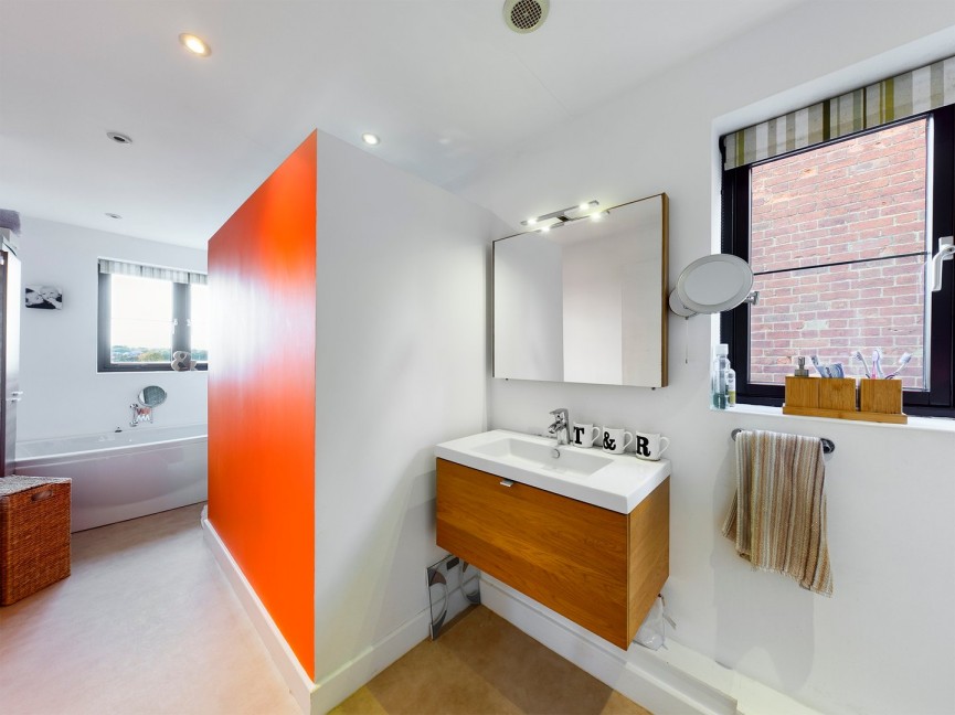 4 bedroom House for Sale Store House Lane, Hitchin, Hertfordshire