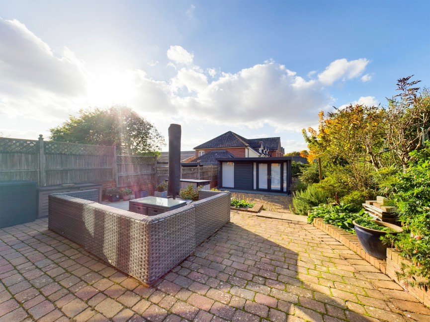 4 bedroom House for Sale Store House Lane, Hitchin, Hertfordshire
